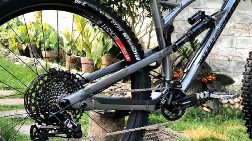 How to install rear mountain bike wheel?