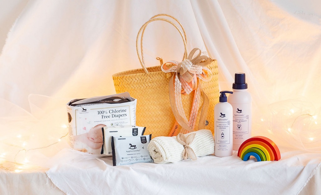 What can I put in a baby shower goodie bag