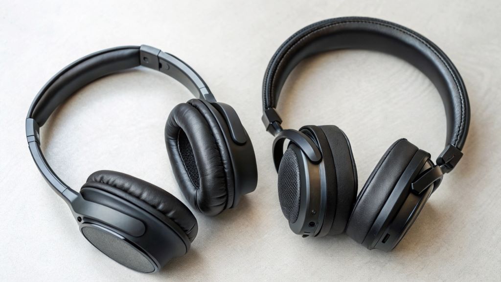 Closed Back Vs Open Back Headphones Comparison Guide